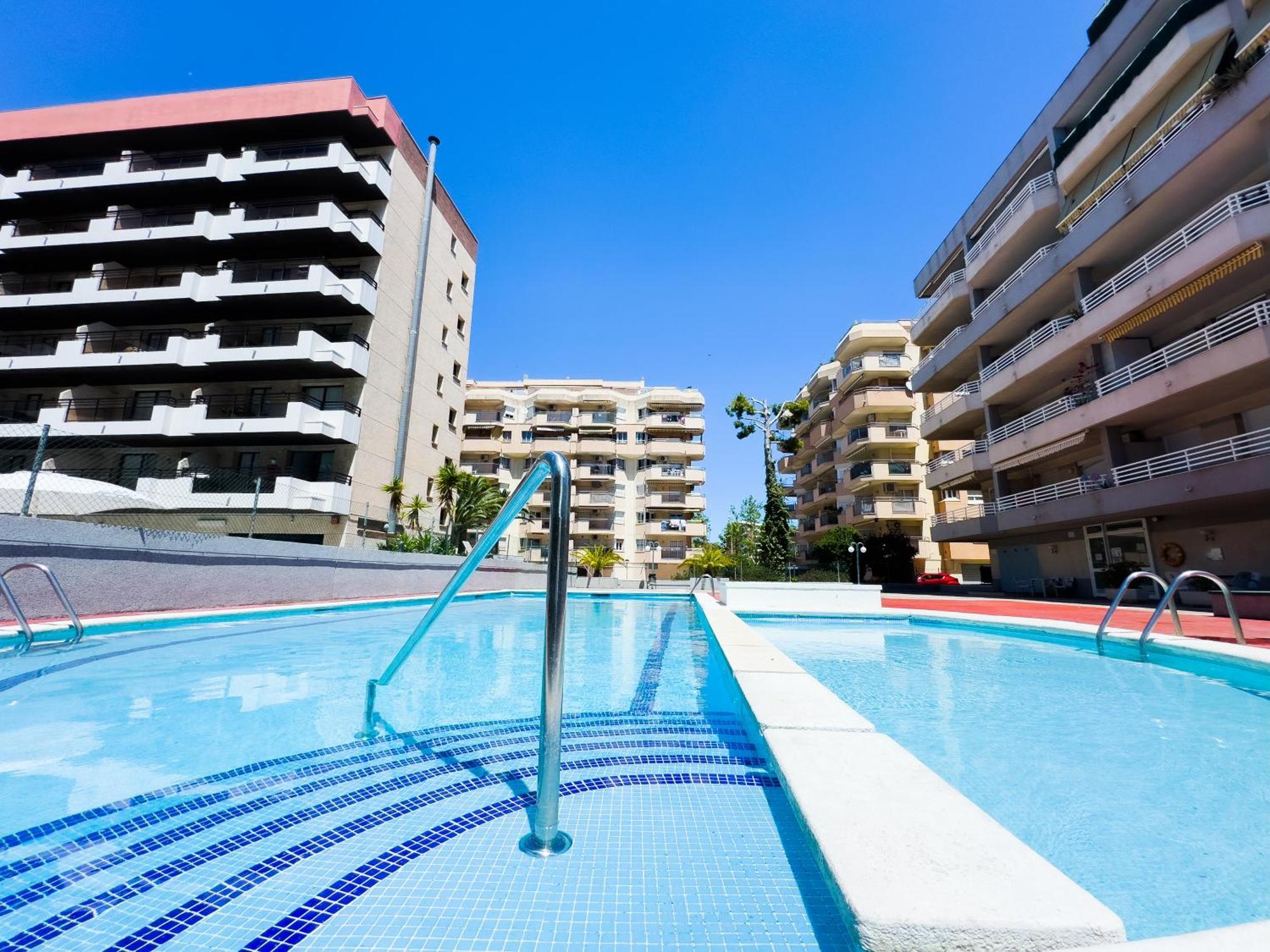 Rentalmar Zahara Family Suites Salou Exterior photo